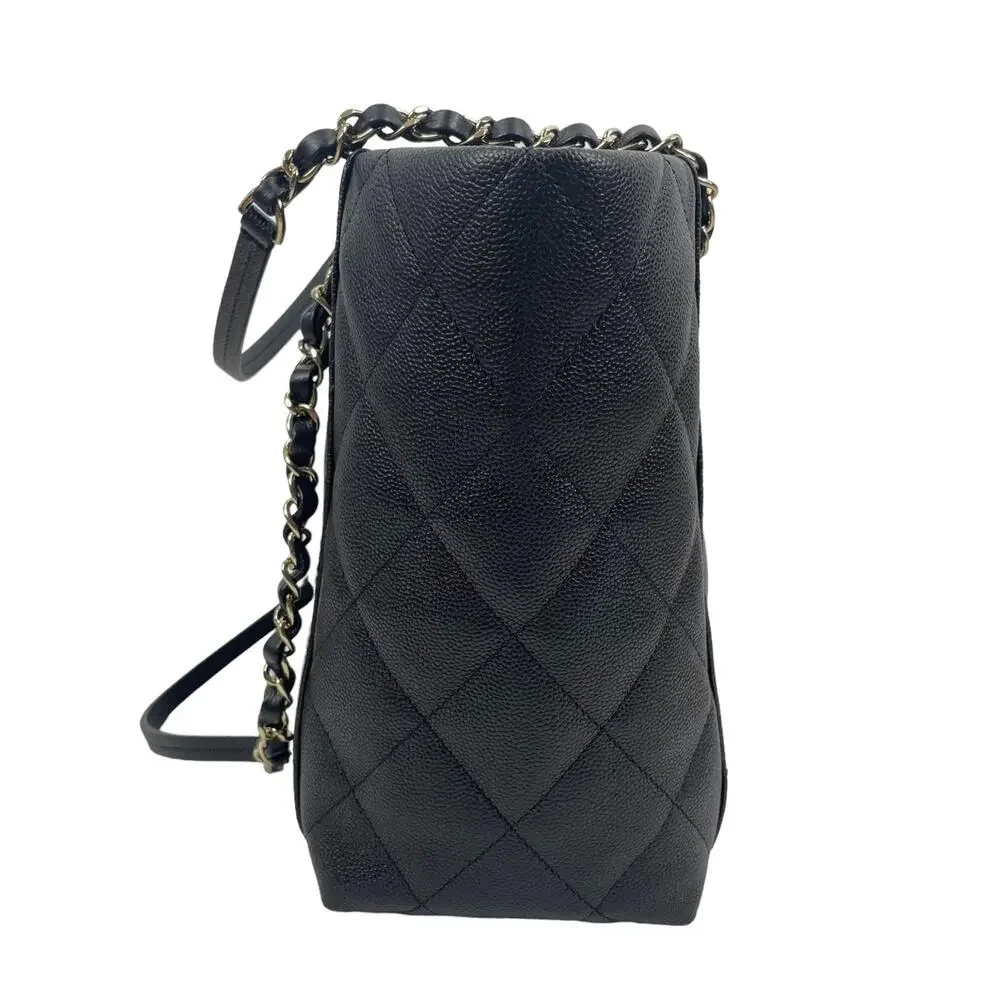 CHANEL 2023 quilted